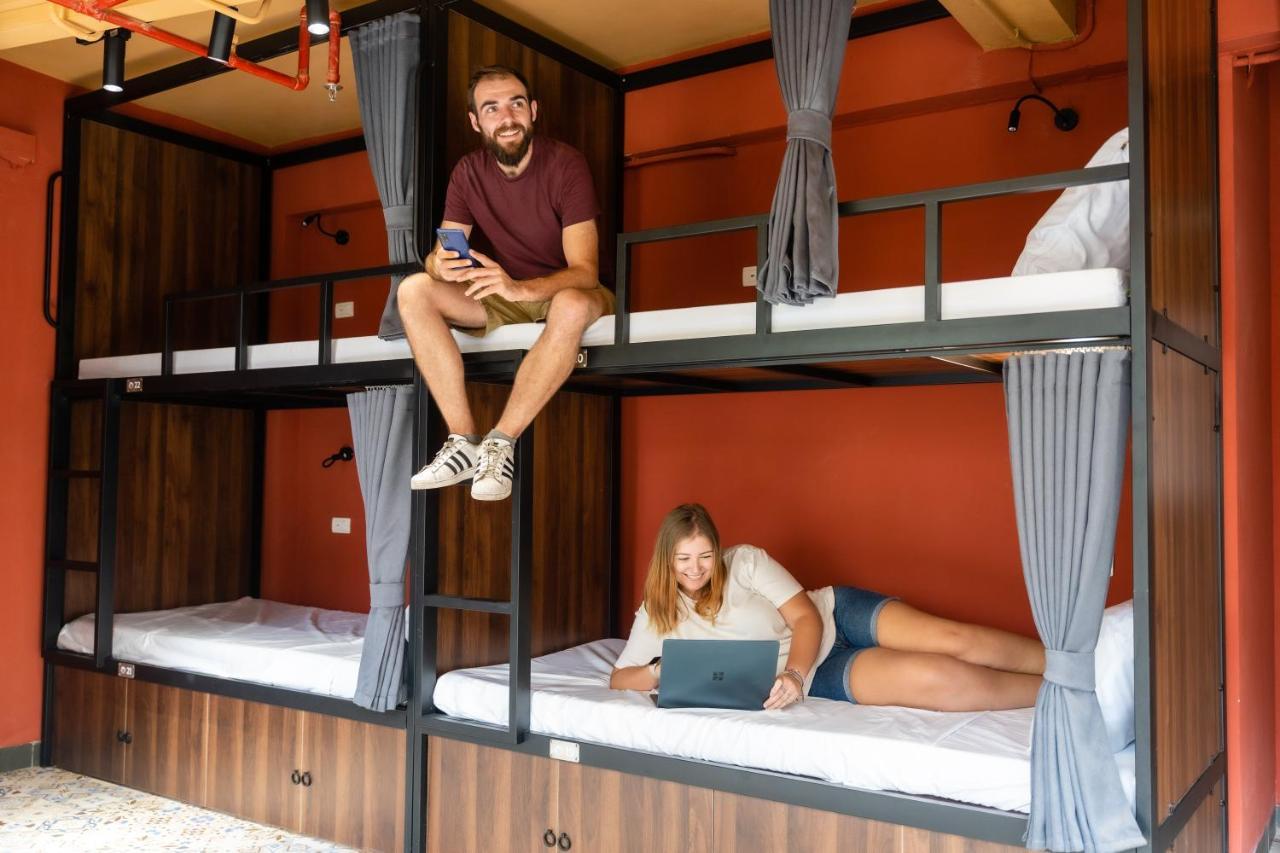 Mad Monkey Hanoi Hostel エクステリア 写真