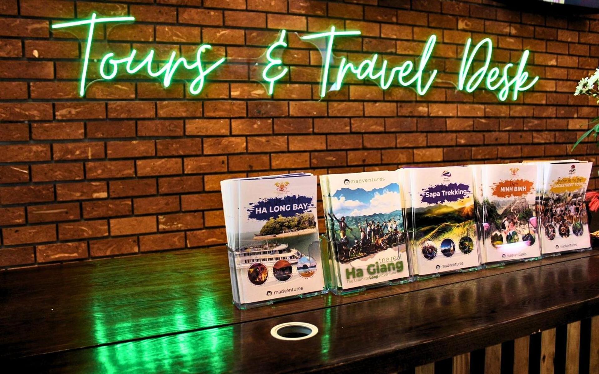 Mad Monkey Hanoi Hostel エクステリア 写真