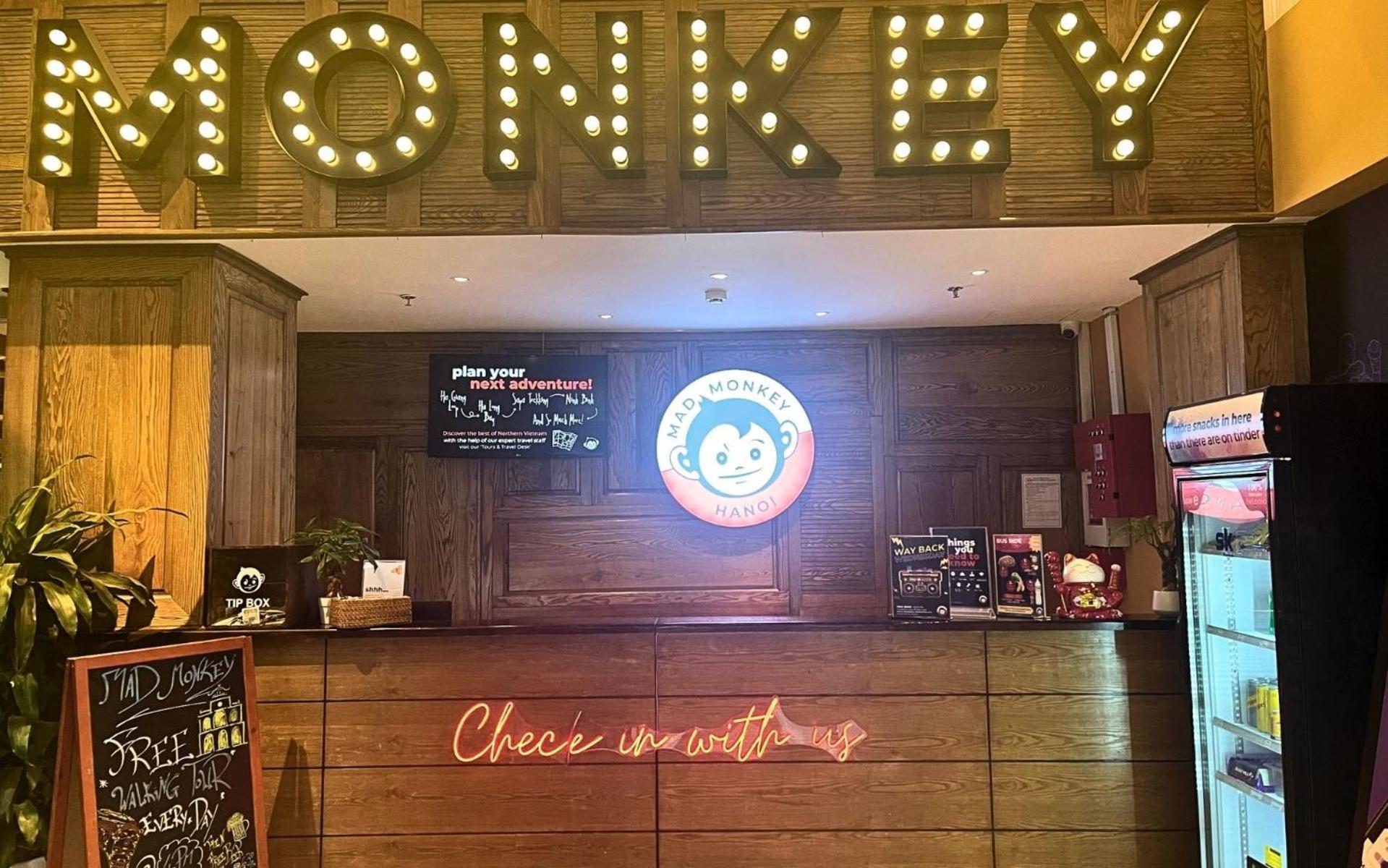 Mad Monkey Hanoi Hostel エクステリア 写真